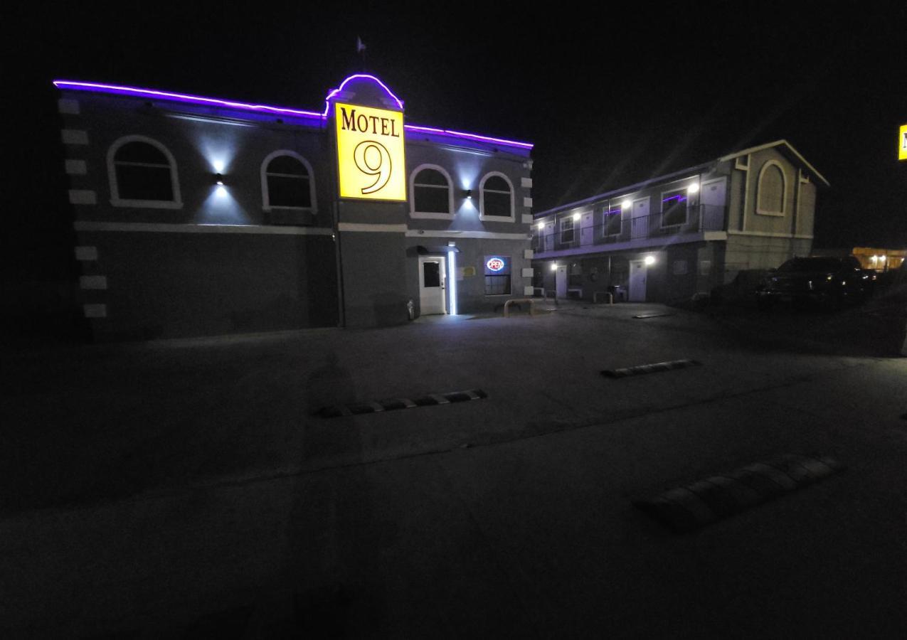Motel 9 ลาเรโด ภายนอก รูปภาพ