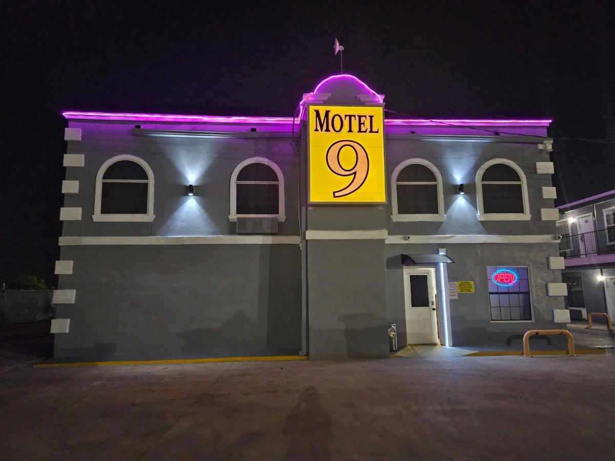 Motel 9 ลาเรโด ภายนอก รูปภาพ